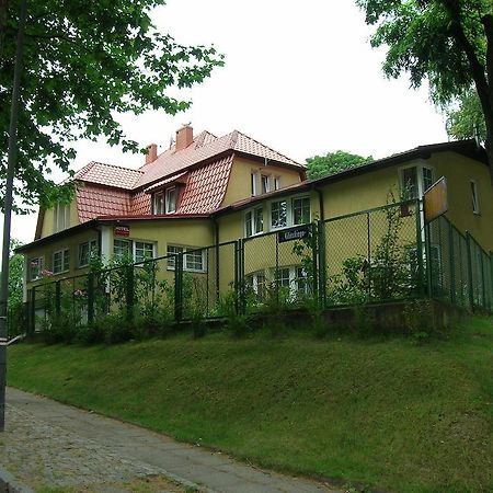 Hotel Pod Platanami Trzebnica Luaran gambar