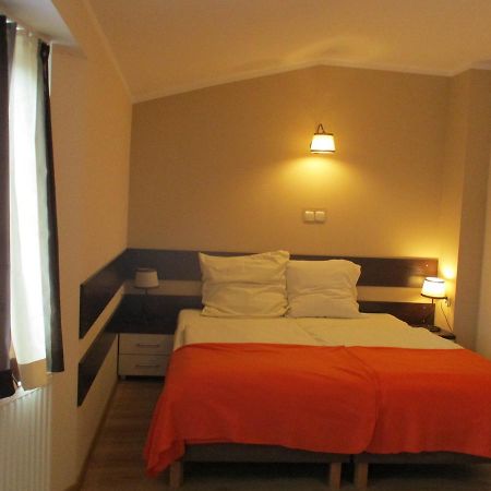 Hotel Pod Platanami Trzebnica Luaran gambar
