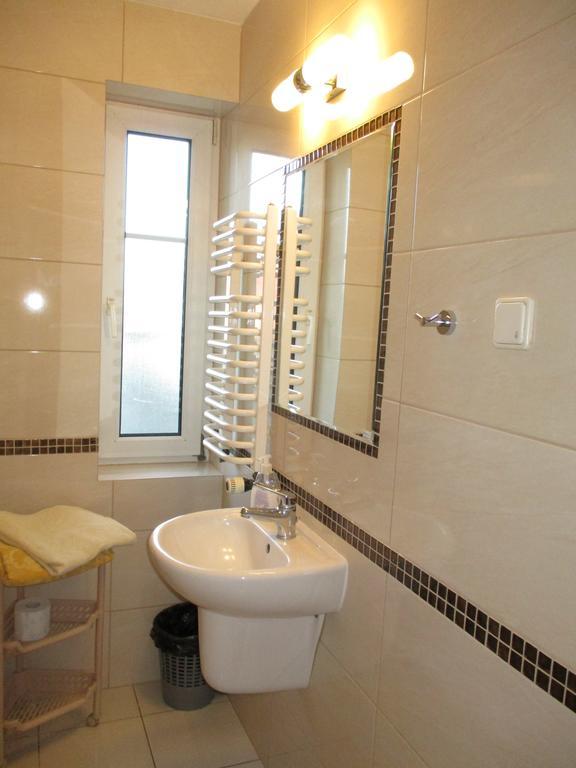Hotel Pod Platanami Trzebnica Luaran gambar