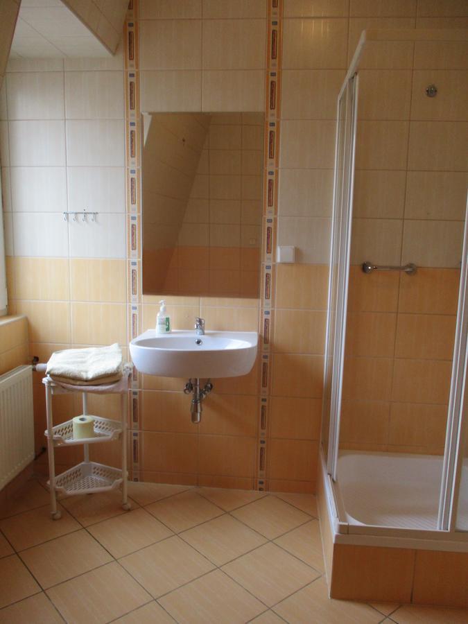 Hotel Pod Platanami Trzebnica Luaran gambar